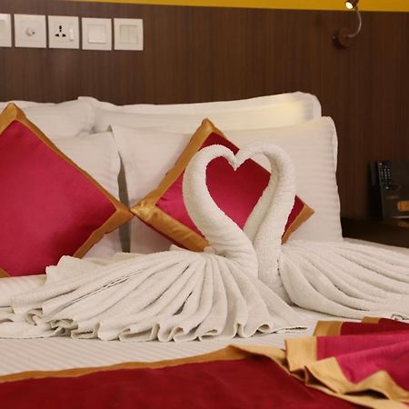 Vivin Luxury Suites Thiruvananthapuram Buitenkant foto