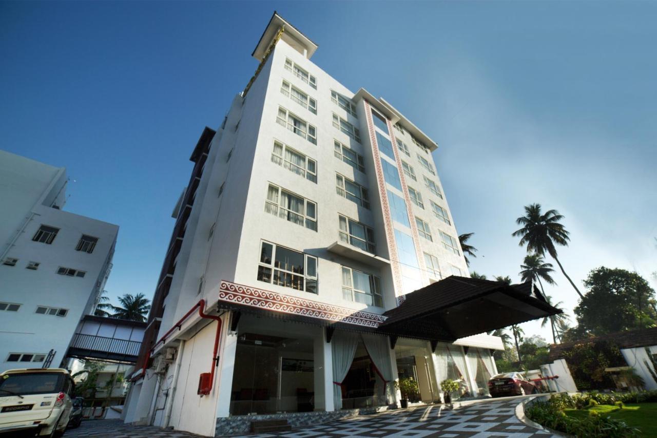 Vivin Luxury Suites Thiruvananthapuram Buitenkant foto