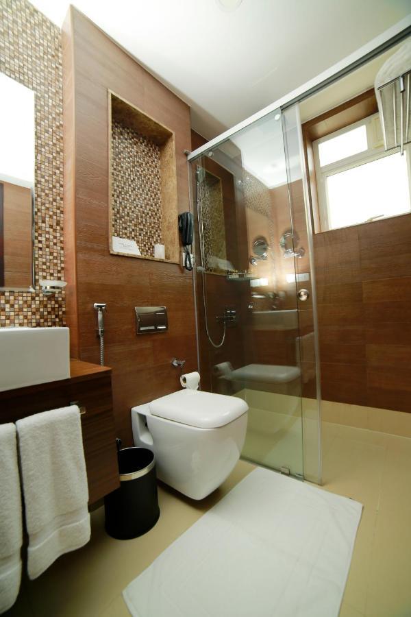 Vivin Luxury Suites Thiruvananthapuram Buitenkant foto